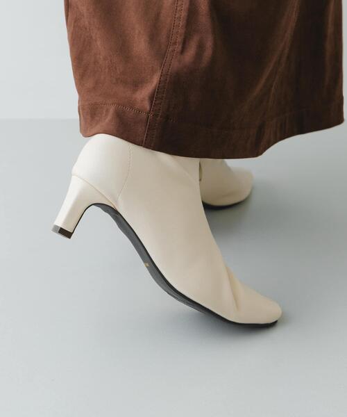 RODE SKO（ロデスコ）の「『WEB限定』ヒールブーツ（ブーツ・レディース・アイボリー/ブラック・37/36/38）」の17枚目の写真