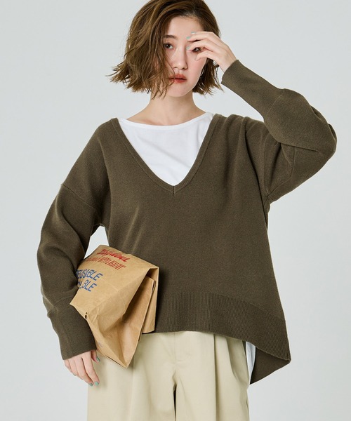 coca(coca)(コカ)の「ディープVネックニットトップス(ニット/セーター・レディース・カーキ/チャコール・L/M/S)」の6枚目の写真