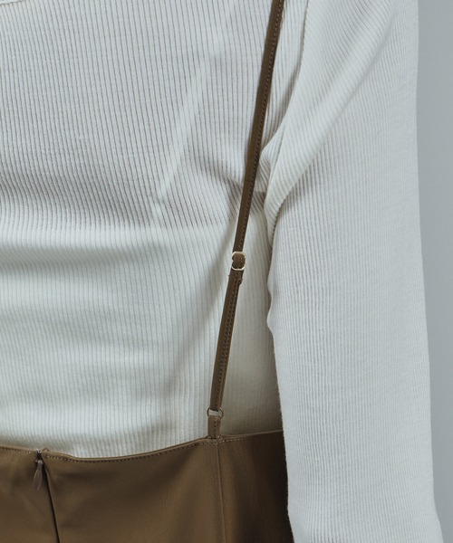 SALON adam et rope'（サロン アダム エ ロペ）の「パールレザーライクキャミワンピース（ワンピース・レディース・ブラック/ブラウン系その他2・FREE）」の7枚目の写真