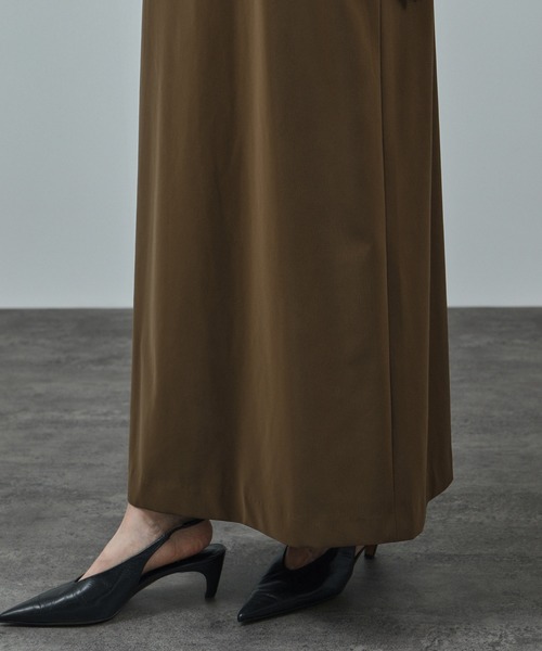 SALON adam et rope'（サロン アダム エ ロペ）の「パールレザーライクキャミワンピース（ワンピース・レディース・ブラック/ブラウン系その他2・FREE）」の9枚目の写真