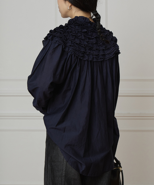 IENA LA BOUCLE(イエナラブークル)の「IENA LA BOUCLE silk mix cotton フリルブラウス(シャツ/ブラウス・レディース・ネイビー・FREE)」の16枚目の写真