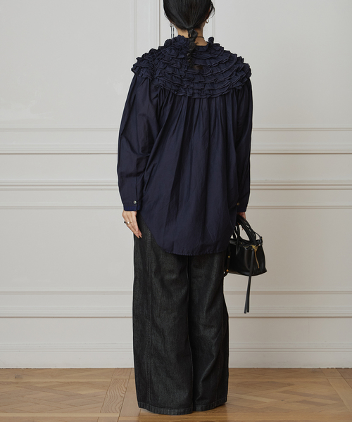 IENA LA BOUCLE(イエナラブークル)の「IENA LA BOUCLE silk mix cotton フリルブラウス(シャツ/ブラウス・レディース・ネイビー・FREE)」の5枚目の写真