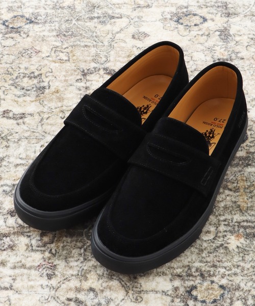 U.S. POLO ASSN.（ユーエスポロアッスン）の「【U.S. POLO ASSN./ユーエスポロアッスン】 フェイクスウェード エンボスロゴ モカシン シューズ   MEN（モカシン/デッキシューズ・メンズ・ベージュ/ブラック/キャメル・26.0cm/27.0cm/25.0cm/25.5cm/26.5cm）」の6枚目の写真