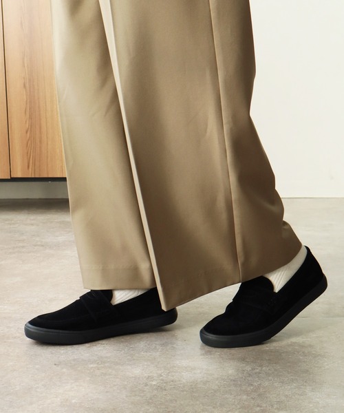 U.S. POLO ASSN.（ユーエスポロアッスン）の「【U.S. POLO ASSN./ユーエスポロアッスン】 フェイクスウェード エンボスロゴ モカシン シューズ   MEN（モカシン/デッキシューズ・メンズ・ベージュ/ブラック/キャメル・26.0cm/27.0cm/25.0cm/25.5cm/26.5cm）」の12枚目の写真