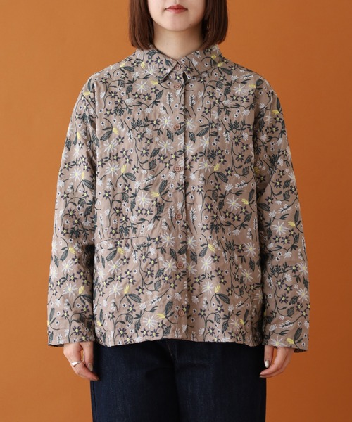 Emago(イマゴ)の「EMAGO 小花刺繍シャツ(シャツ/ブラウス・レディース・ブラック/モカ・FREE)」の14枚目の写真