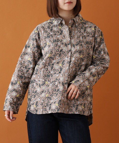 Emago(イマゴ)の「EMAGO 小花刺繍シャツ(シャツ/ブラウス・レディース・ブラック/モカ・FREE)」の12枚目の写真