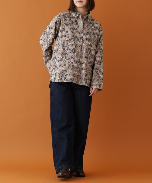 Emago(イマゴ)の「EMAGO 小花刺繍シャツ(シャツ/ブラウス・レディース・ブラック/モカ・FREE)」の13枚目の写真