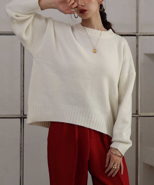 Sawa a la mode(サワアラモード)の「ショートニットプルオーバートップス(ニット/セーター・レディース・ターコイズブルー/チャコールグレー/オフホワイト/レッド・FREE)」の2枚目の写真