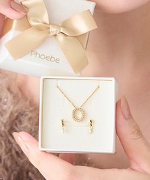 Phoebe(フィービィー)の【2025Xmas Collection】パヴェモチーフネックレス&ツイストイヤリングセット/BOX&ショッパー付き(イヤリング)