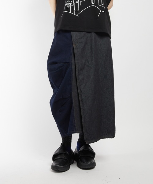 gomme（ゴム）の「タックデニムスカート（デニムスカート・レディース・インディゴブルー/ブラック・MEDIUM）」の2枚目の写真