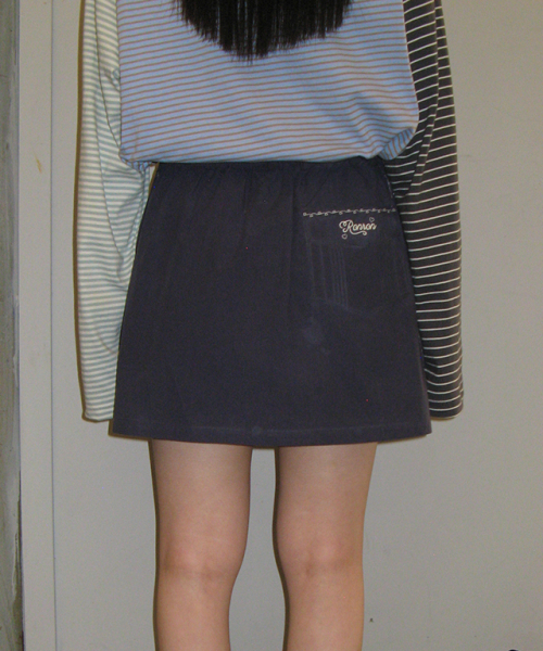 RONRON(ロンロン)の「LOVER STITCH POCKET MINI SKIRT TUBE TOP NAVY(スカート・レディース・その他・FREE)」の3枚目の写真