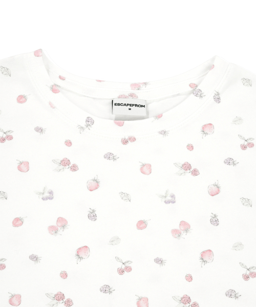 ESCAPEFROM(エスケープフロム)の「ヴィンテージストロベリー フルプリント スリムフィット 半袖Tシャツ アイボリー(Tシャツ/カットソー・レディース・その他・MEDIUM)」の4枚目の写真
