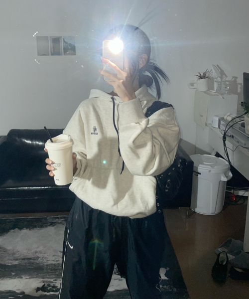 muahmuah（ムーアムーア）の「[裏毛/起毛] スティッチコンビフードパーカー [6色]（パーカー・レディース・オートミール/ネイビー/ライトグレー/ブラウン/ダークブラウン/グレー/クリーム/霜降りグレー/ネイビー系/ブラック系その他/トップグレー/ブラック・FREE）」の13枚目の写真