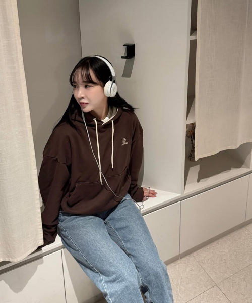 muahmuah（ムーアムーア）の「[裏毛/起毛] スティッチコンビフードパーカー [6色]（パーカー・レディース・オートミール/ネイビー/ライトグレー/ブラウン/ダークブラウン/グレー/クリーム/霜降りグレー/ネイビー系/ブラック系その他/トップグレー/ブラック・FREE）」の17枚目の写真