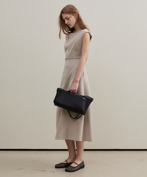ARTID(アルティーダ)の「ボートネックベルトポイントワンピース_BEIGE(ワンピース・レディース・ベージュ・SMALL/MEDIUM)」の3枚目の写真