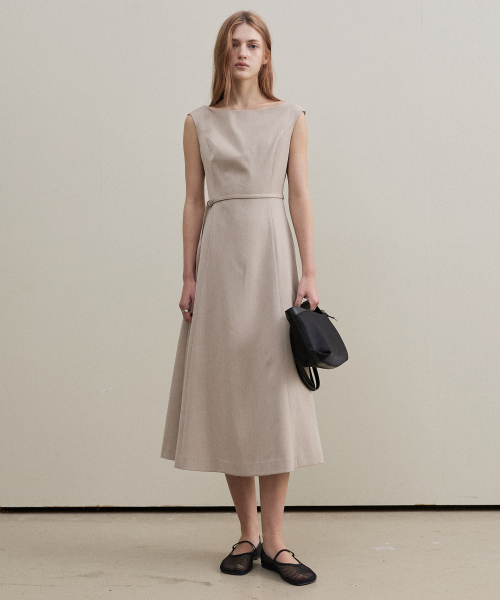 ARTID(アルティーダ)の「ボートネックベルトポイントワンピース_BEIGE(ワンピース・レディース・ベージュ・SMALL/MEDIUM)」の5枚目の写真