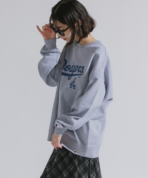 MLB(メジャーリーグベースボール)の「MLB/エムエルビー MLB LOGO CREW プリントデザイン クルーネックスウェット トレーナー(スウェット・メンズ・ブラック/ネイビー/グレー・M/L/XL)」の17枚目の写真
