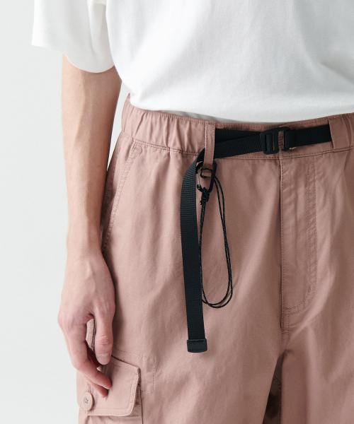 MUSINSA STANDARD（ムシンサスタンダード）の「[シティレジャー] ワイドベルトカーゴパンツ [デザートピンク]（その他パンツ・メンズ・その他・40/38/42/36/34/32/30/31/33/28/29）」の2枚目の写真