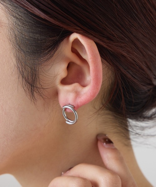 COLLAGE GALLARDAGALANTE(コラージュガリャルダガランテ)の「【OT】PAPILLONNER/サークルリングピアス(ピアス(両耳用)・レディース・シルバー/ゴールド・FREE)」の1枚目の写真