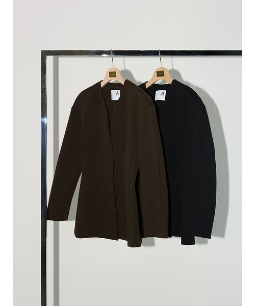 emmi（エミ）の「【セットアップ対応】【金子綾 for emmi】コンフォートジャケット（ノーカラージャケット・レディース・ブラック/ブラウン・0/1）」の4枚目の写真