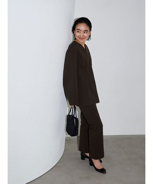 emmi（エミ）の「【セットアップ対応】【金子綾 for emmi】コンフォートジャケット（ノーカラージャケット・レディース・ブラック/ブラウン・0/1）」の5枚目の写真