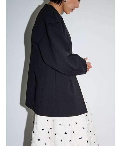 emmi（エミ）の「【セットアップ対応】【金子綾 for emmi】コンフォートジャケット（ノーカラージャケット・レディース・ブラック/ブラウン・0/1）」の10枚目の写真