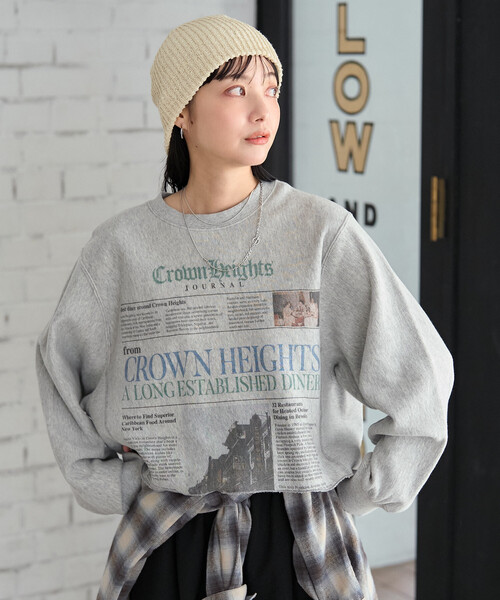 FREAK'S STORE(フリークスストア)の「Newspaper スウェット/ ニュースペーパープリント(スウェット・レディース・ライトグレー/チャコール・フリ-)」の1枚目の写真