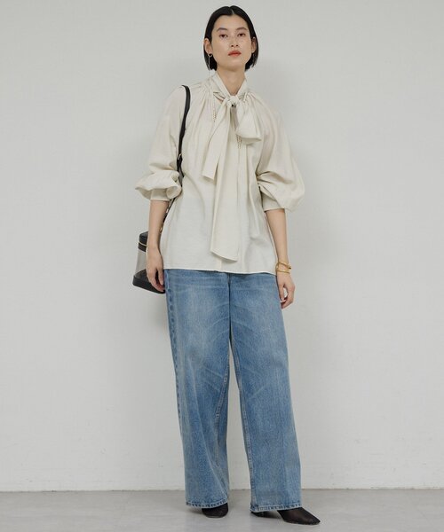 GALLARDAGALANTE（ガリャルダガランテ）の「【上品×華やか】【2way】ギャザーボウタイブラウス（シャツ/ブラウス・レディース・ホワイト/サックスブルー/ライトベージュ・FREE）」の3枚目の写真