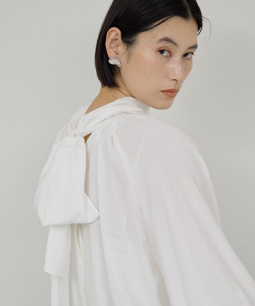 GALLARDAGALANTE（ガリャルダガランテ）の「【上品×華やか】【2way】ギャザーボウタイブラウス（シャツ/ブラウス・レディース・ホワイト/サックスブルー/ライトベージュ・FREE）」の14枚目の写真