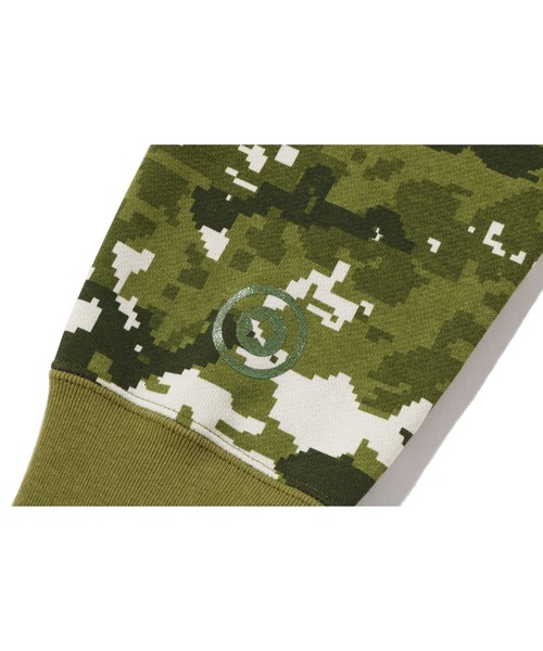 A BATHING APE（アベイシングエイプ）の「MULTI PIXEL CAMO SHARK FULL ZIP HOODIE（パーカー・レディース・マルチ/グリーン・SMALL/MEDIUM）」の11枚目の写真