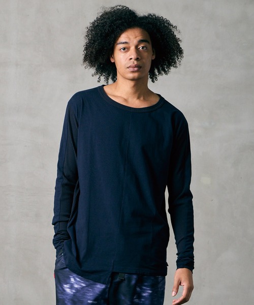 VIRGOwearworks(ヴァルゴウェアワークス)の「ASYMETRY SLEEVE FLYSE TOP(Tシャツ/カットソー・メンズ・ホワイト/ネイビー/ブラック・2/3/4)」の3枚目の写真