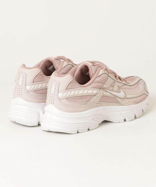 NIKE（ナイキ）の「NIKE/ナイキ WSｲﾆｼｴｰﾀｰ（スニーカー・レディース・ピンク・23.5cm/24cm/24.5cm/23cm）」の2枚目の写真