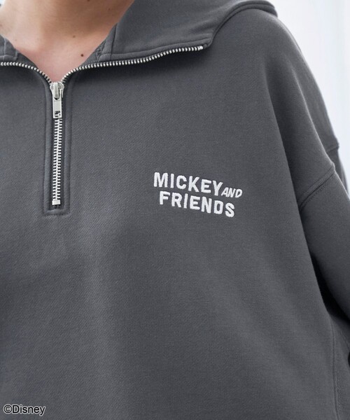 coen(コーエン)の「【MICKEY(ミッキー)/別注】バックプリントハーフジップ裏毛フーディ(パーカー・レディース・ダークグレー/ナチュラル・L/M)」の6枚目の写真