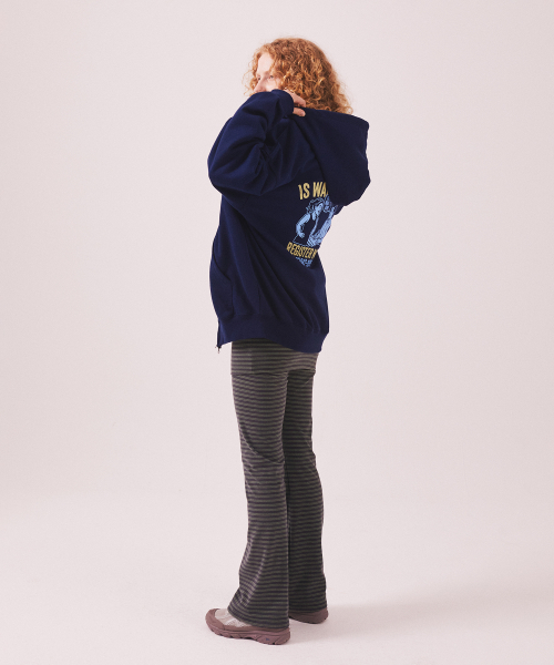 MENASOO(ミナス)の「Menasoo Cartoon Graffiti Two Way Hoodie Zip Up_Navy(パーカー・レディース・ネイビー・MEDIUM/LARGE)」の5枚目の写真