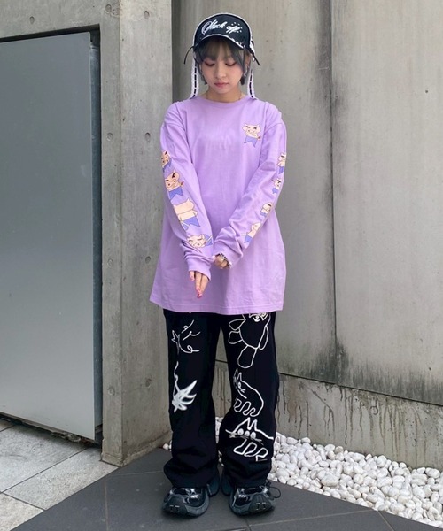 Candy Stripper(キャンディストリッパー)の「【クレヨンしんちゃん】ぶりぶりざえもんがいっぱい L/S Tシャツ(Tシャツ/カットソー・レディース・オフホワイト/ブラック/ラベンダー・FREE)」の6枚目の写真