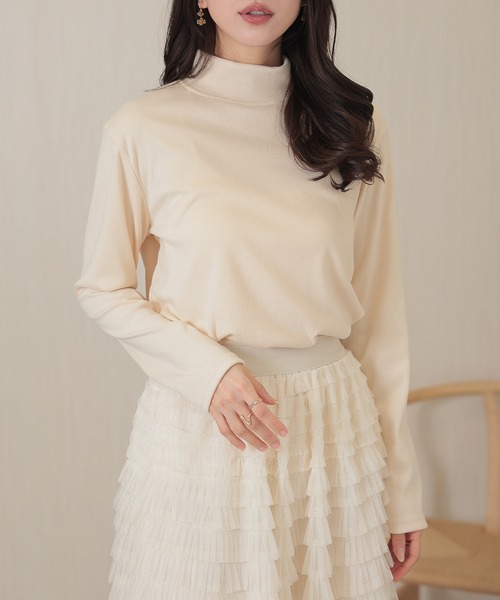 DAYRA(デイラ)の「モックネック ベーシック 長袖 カット トップス(Tシャツ/カットソー・レディース・ダークグレー/ベージュ/ブラック/ホワイト・M/XL)」の4枚目の写真