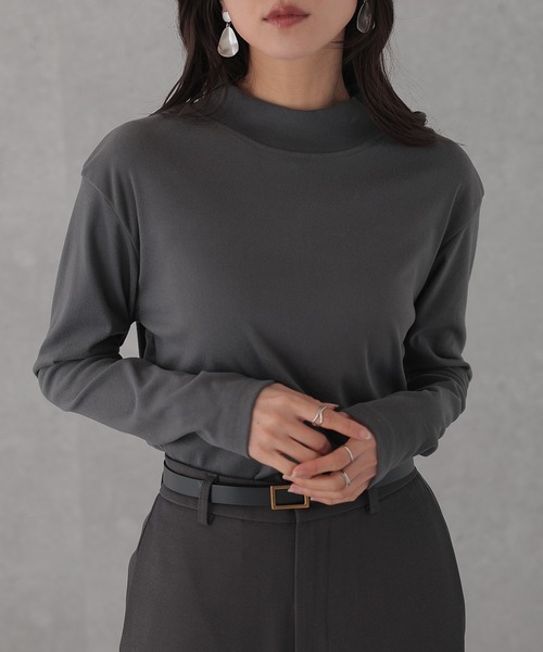 DAYRA(デイラ)の「モックネック ベーシック 長袖 カット トップス(Tシャツ/カットソー・レディース・ダークグレー/ベージュ/ブラック/ホワイト・M/XL)」の3枚目の写真