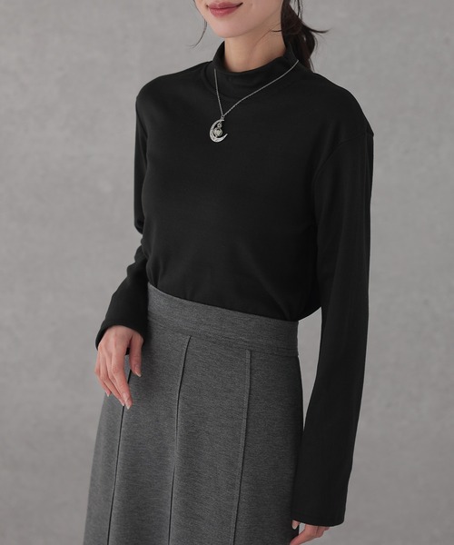 DAYRA(デイラ)の「モックネック ベーシック 長袖 カット トップス(Tシャツ/カットソー・レディース・ダークグレー/ベージュ/ブラック/ホワイト・M/XL)」の11枚目の写真