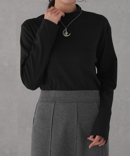 DAYRA(デイラ)の「モックネック ベーシック 長袖 カット トップス(Tシャツ/カットソー・レディース・ダークグレー/ベージュ/ブラック/ホワイト・M/XL)」の9枚目の写真