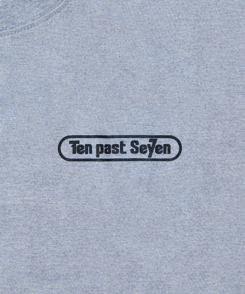 TEN PAST SEVEN(テン ファスト セブン)の「レタリングプリントTシャツ - グレー(Tシャツ/カットソー・メンズ・その他・SMALL/MEDIUM/LARGE)」の4枚目の写真