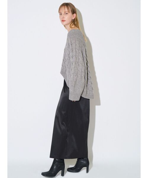 ELENDEEK(エレンディーク)の「Vネックケーブルニット(ニット/セーター・レディース・グレー/オフホワイト/レッド・FREE)」の16枚目の写真