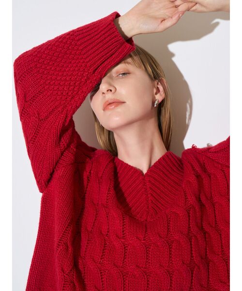 ELENDEEK(エレンディーク)の「Vネックケーブルニット(ニット/セーター・レディース・グレー/オフホワイト/レッド・FREE)」の19枚目の写真