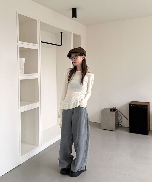 4INT.（フォイント）の「ヴィンテージ バルーン ワイド デニム パンツ（デニムパンツ・レディース・グレー・S/M/L）」の3枚目の写真