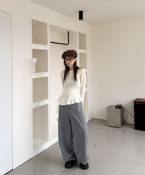4INT.（フォイント）の「ヴィンテージ バルーン ワイド デニム パンツ（デニムパンツ・レディース・グレー・S/M/L）」の4枚目の写真