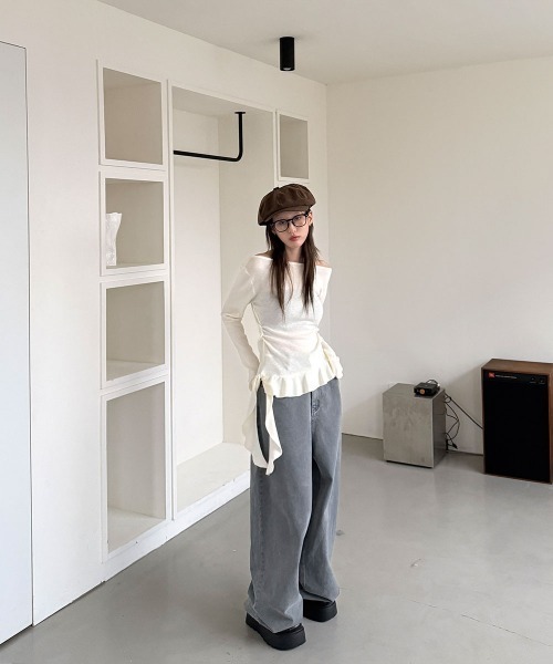 4INT.（フォイント）の「ヴィンテージ バルーン ワイド デニム パンツ（デニムパンツ・レディース・グレー・S/M/L）」の5枚目の写真