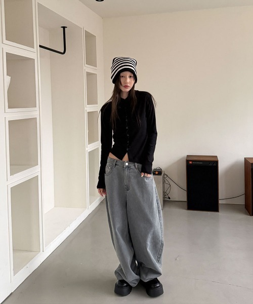 4INT.（フォイント）の「ヴィンテージ バルーン ワイド デニム パンツ（デニムパンツ・レディース・グレー・S/M/L）」の10枚目の写真