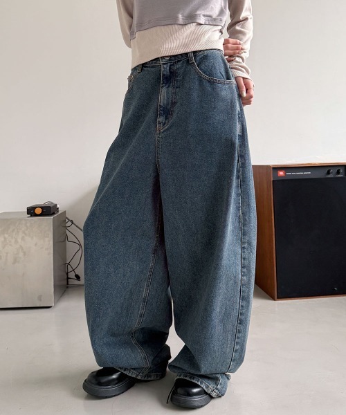 4INT.（フォイント）の「ヴィンテージ バルーン ワイド デニム パンツ（デニムパンツ・レディース・グレー・S/M/L）」の21枚目の写真