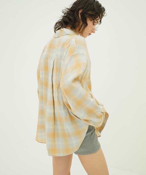 CLANE（クラネ）の「2WAY OVER OMBRE CHECK SHIRTS（シャツ/ブラウス・レディース・イエロー/グレー・2/1）」の14枚目の写真