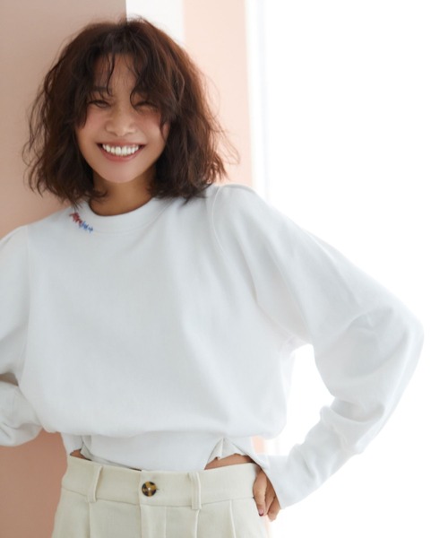 BAYFLOW(ベイフロー)の「【知久友里恵さんコラボ】ハンドステッチスウェット(スウェット・レディース・カーキ/グレー/オフホワイト・FREE)」の13枚目の写真