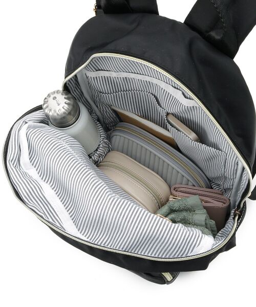 SHOO・LA・RUE（シューラルー）の「【撥水】整理整頓できちゃうリュック（バックパック/リュック・レディース・ブラック系4/グレー系4/ブラック・00）」の20枚目の写真